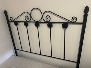 Cabecero de cama de forja negro