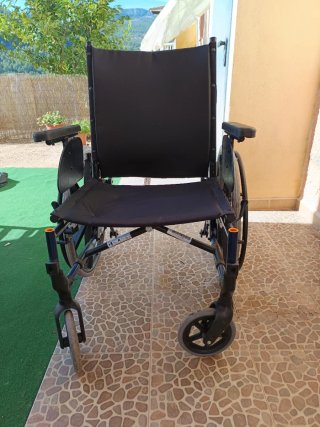 Silla ruedas respaldo reclinable 6 posiciones.