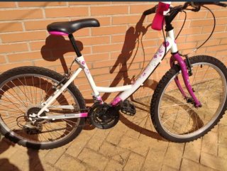 Bicicleta niña 24 blanca y rosa