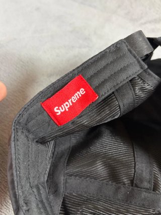 Gorra Supreme Negra nueva