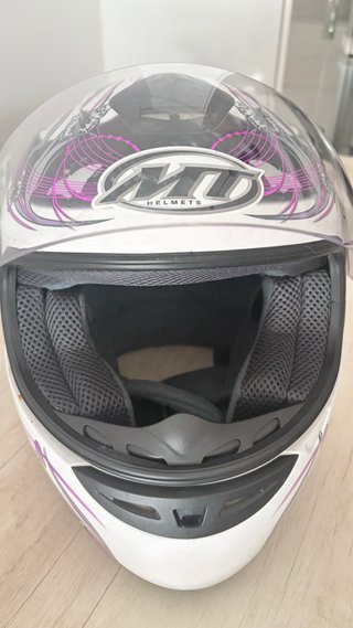 Casco Moto MT con Diseño Mariposas y Flores