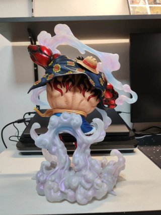 Figura Luffy Gear Fourth