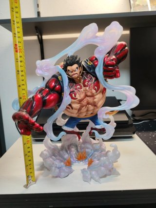 Figura Luffy Gear Fourth