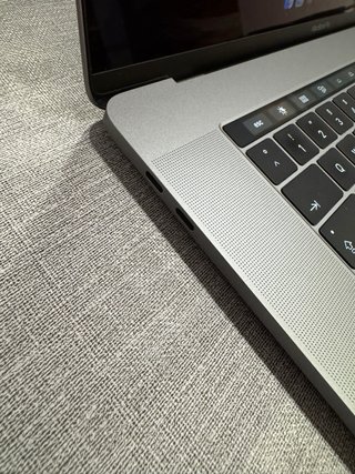 MacBook Pro 15 A1707 16GB RAM 512GB SSD