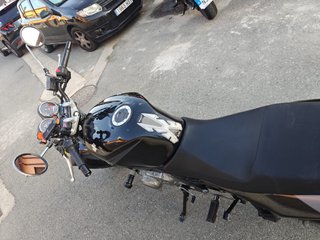 Suzuki GS 500 (2004) Negra