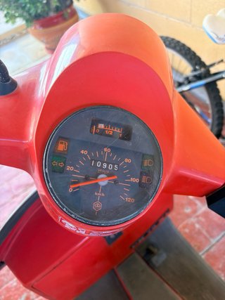 Vespa PK 75 XL Roja