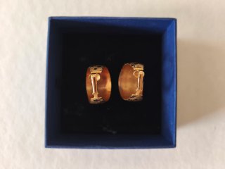 Pendientes dorados clip