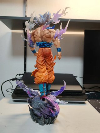 Figura Goku Ultra Instinto