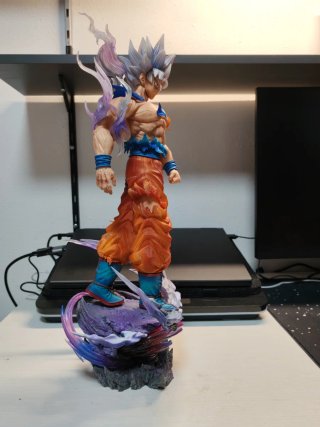 Figura Goku Ultra Instinto