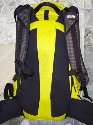 Mochila Mountain Hardwear Verde/Negra