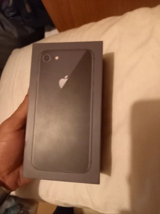 iPhone 8 con Caja y Cargador Original