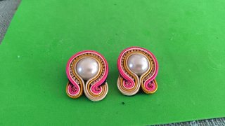 Pendientes Soutache Perla y Cristales. Artesanales