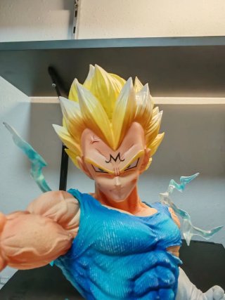 Figura Majin Vegeta