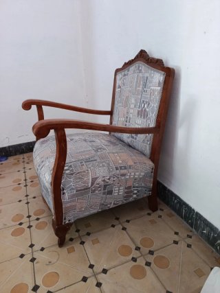 2 Sillónes de madera y tela estampado