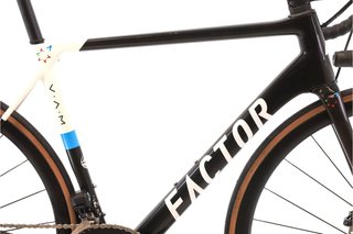 Bicicleta Factor O2 VAM Di2 11V t.52 Reacondicionada