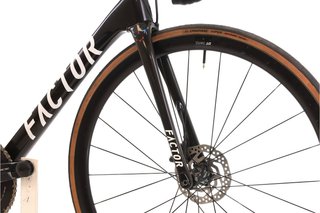 Bicicleta Factor O2 VAM Di2 11V t.52 Reacondicionada