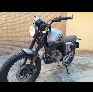 Motor Hispania Revenge 125cc Beige/Marrón
