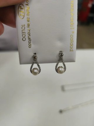Pendientes de perla y circonitas