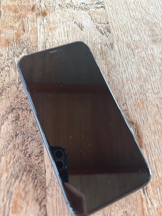 iPhone 11 Negro + Fundas de regalo