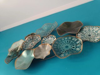 Adorno pared metal dorado y turquesa 92 x 60