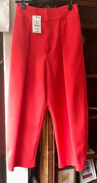 Rebajadísimo Pantalón rojo Balloon pliegues