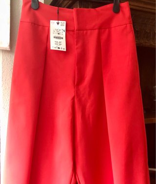 Rebajadísimo Pantalón rojo Balloon pliegues