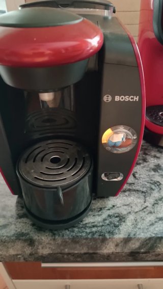 Cafetera Tassimo Bosch Roja