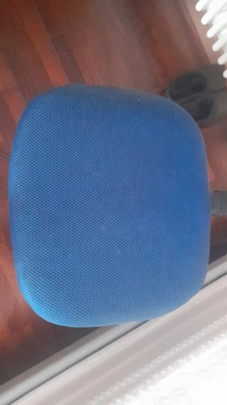 Sedia da ufficio blu e nera