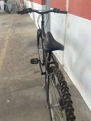 Bicicleta SEKTOR Negra Montaña