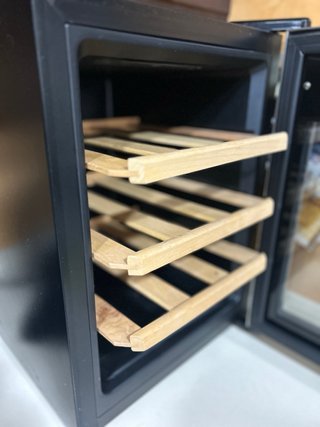 Vinoteca Cecotec. Grandsomellier 1200.