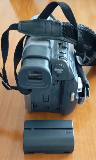 Cámara Mini VHS JVC 16x Zoom Óptico