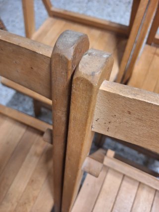 Sillas plegables de madera 5 unidades.