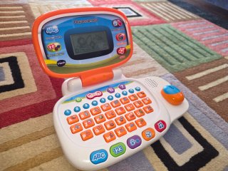 Pequeordenador vtech (vt20313). Juguete infantil