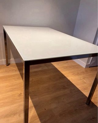 Mesa IKEA Cristal y Metal