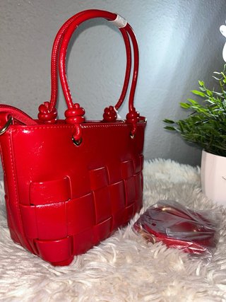 Bolso rojo elegante nuevo con etiqueta