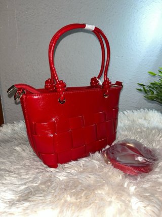 Bolso rojo elegante nuevo con etiqueta