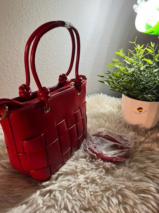 Bolso rojo elegante nuevo con etiqueta