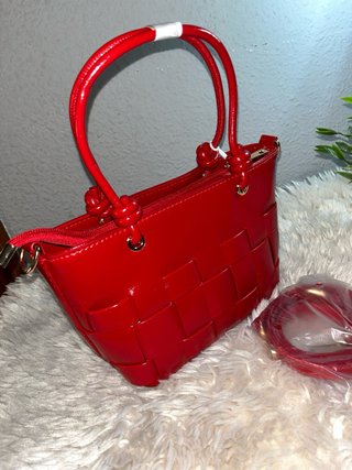 Bolso rojo elegante nuevo con etiqueta