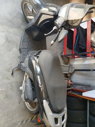 Kymco People S 50 Scooter Negra/Plata