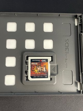 Monster Hunter 4 (3DS) Edición Japonesa