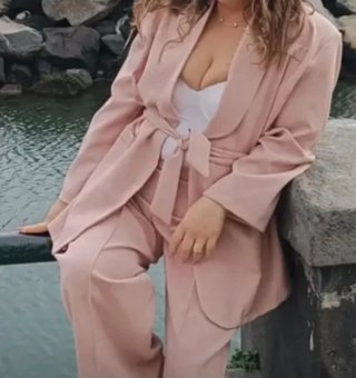 Tailleur giacca e pantalone rosa. Ottimo stato. 52