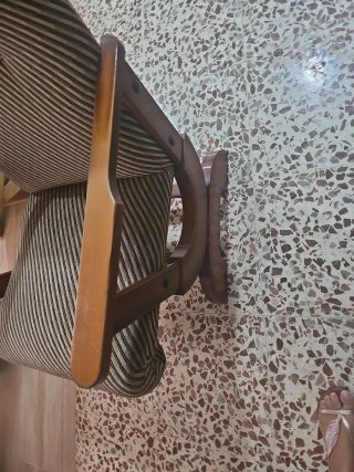 Mecedora vintage tela y madera