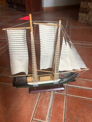 Maqueta velero madera velas tela