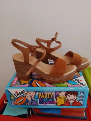 Sandalias cuña beige/marrón Talla 37