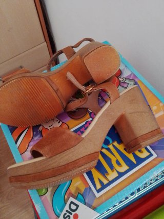 Sandalias cuña beige/marrón Talla 37