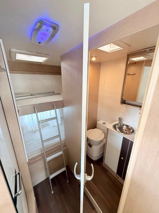 Autocaravana perfilada 6 plazas 60.000km