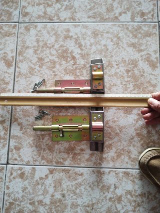 2 Cerrojos para interiores dorados