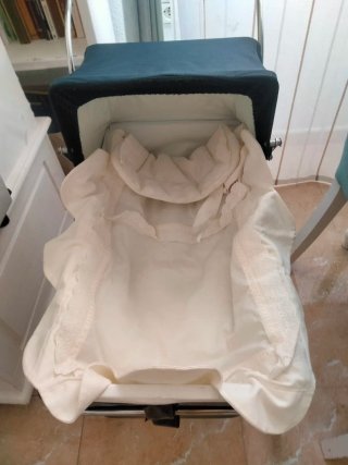 Carrito de muñecas clásico
