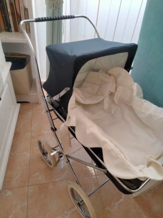 Carrito de muñecas clásico