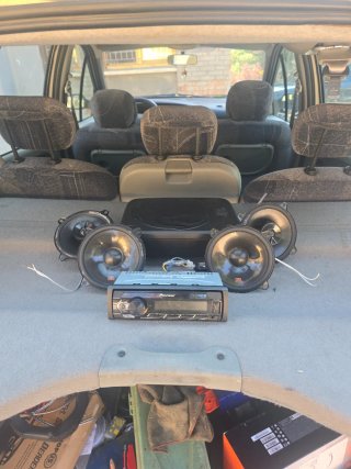 Subwofer plano y 4 altavoces jbl menos de un año